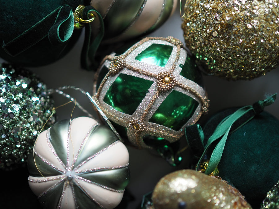 Julekule - Glass ball green w/gold beads, glitter patter 8cm
